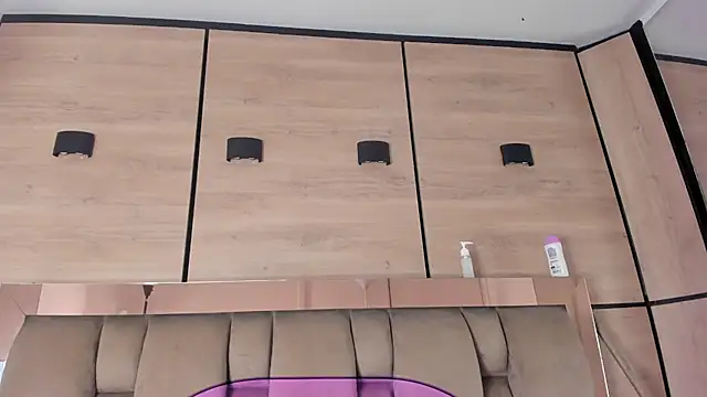 karol_lewiss 现场XXX聊天