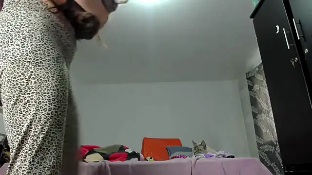 lacii_lost élő XXX-chatje