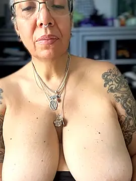 dieseldame1313 live XXX chat