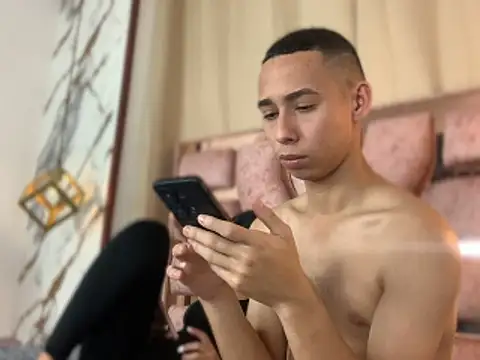 Antonella_And_Thiago Show in webcam