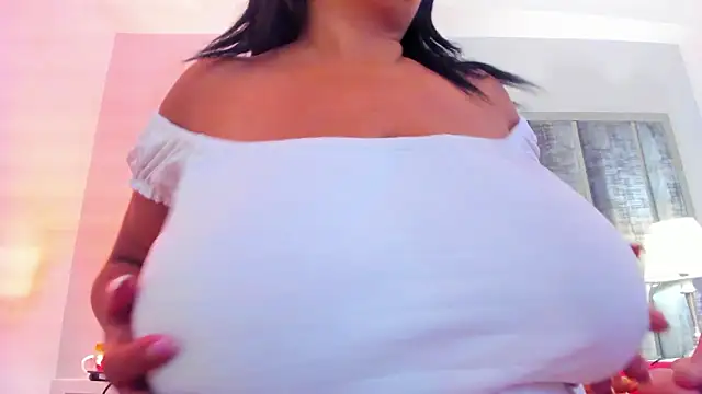 Chat +18 de Ciara_Benet ao vivo