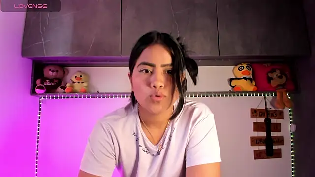 Chatroom XXX en direct de vickylatina_