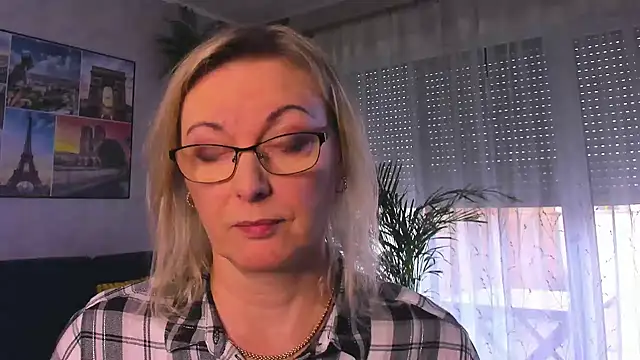 Show modela vanessa_chat na web-kameri