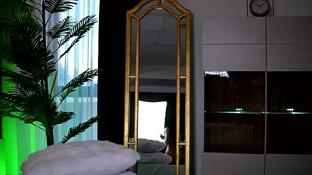 ZenyaNoir's Live XXX Chat