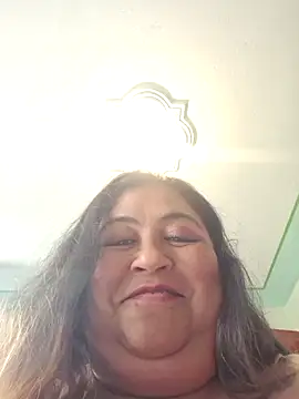 curvy_diva_: διαδικτυακό σόου στην κάμερα