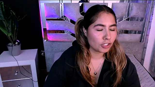 Sofiazaf_ লাইভ XXX চ্যাট