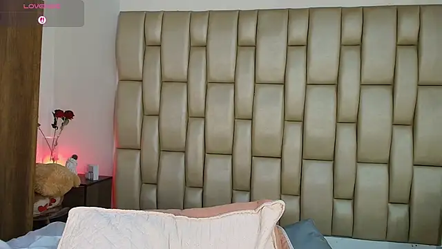 ZoeBarlove's Live XXX Chat