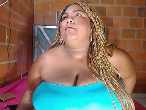 bustyboobsxxll's Live XXX Chat