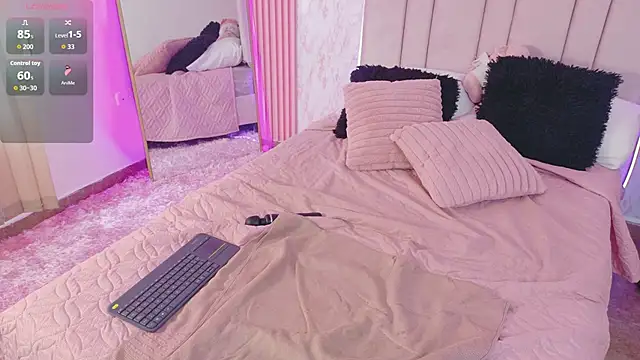 Chat +18 de Hanaa_rosse ao vivo