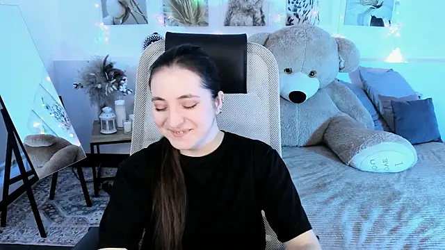 VirtuallVoyant's Live XXX Chat