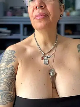 dieseldame1313's Live XXX Chat