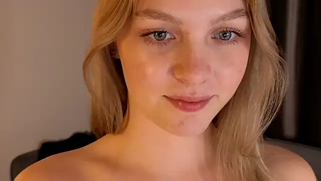 CynthiaaStone Chat XXX in diretta