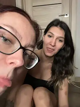 RussianGirls_: онлайн-секс-чат