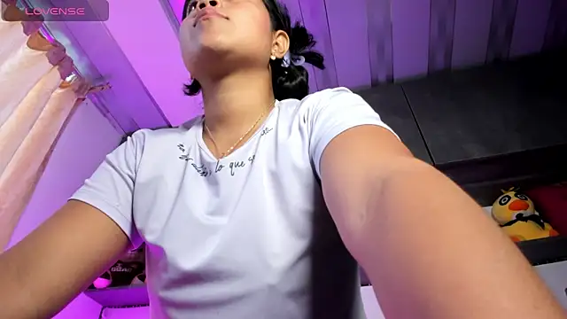 Chatroom XXX en direct de vickylatina_