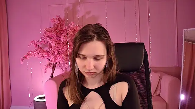 TessaMill Adlı Modelin Canlı XXX Sohbeti