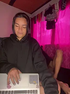 bliinkii_and_luka_'s Live XXX Chat