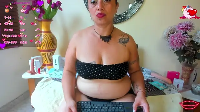 Maye_Milf_'s Live XXX Chat