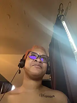 Chat +18 de nickytheehawtie ao vivo