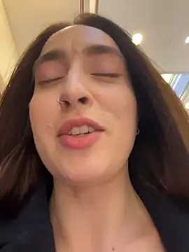 Chatroom XXX en direct de Holly_Play