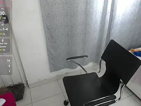 miss_charlott_18 现场XXX聊天