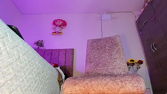 hot_Dariana_pantyhose: онлайн-секс-чат