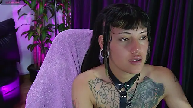 _sharlotte777 Chat XXX in diretta