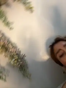 valeria2019hot Chat XXX in diretta