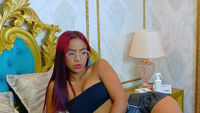 LucyLeahのライブXXXチャット