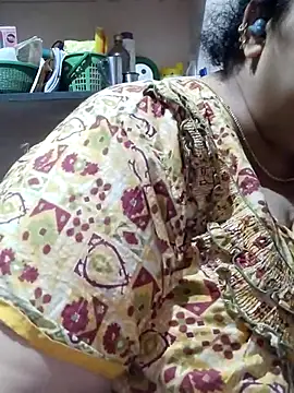 tamilthanushri's Live XXX Chat