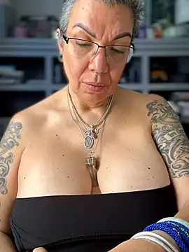 dieseldame1313 Chat XXX live