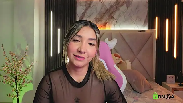 Happy_tits live XXX chat