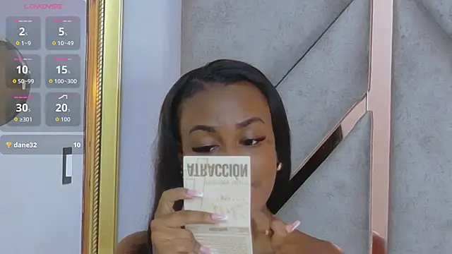 Sally-Noa's Live XXX Chat