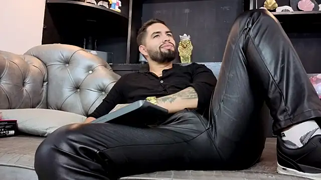 matteosantos 现场XXX聊天