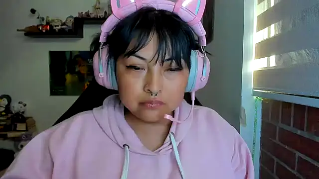 Czat XXX na żywo – Shaddycute_