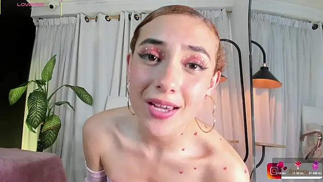 Anseru_ লাইভ XXX চ্যাট