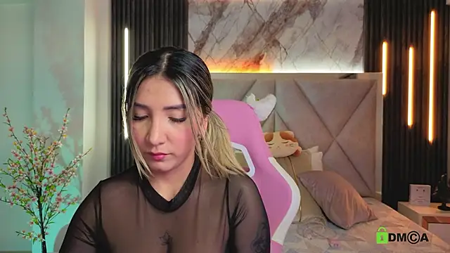 Happy_tits লাইভ XXX চ্যাট