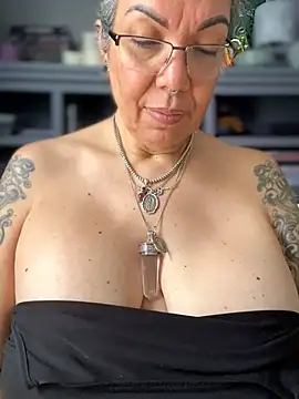 Chat XXX en directo de dieseldame1313