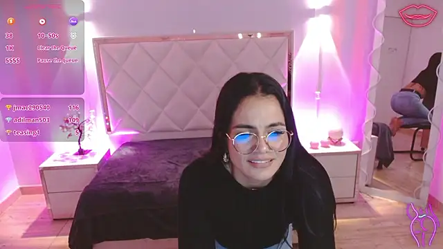 Rosalind_tay Adlı Modelin Canlı XXX Sohbeti