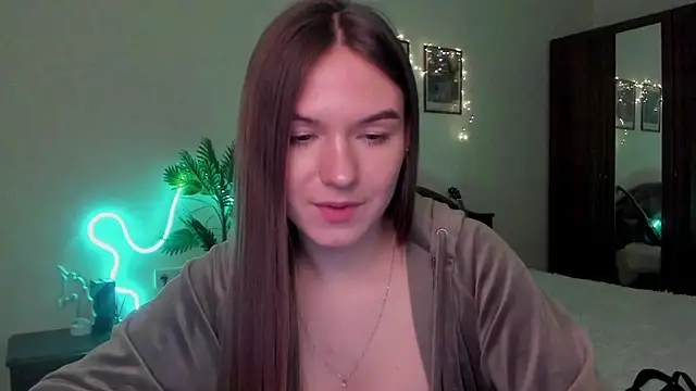 luna_lust_212 Adlı Modelin Canlı XXX Sohbeti