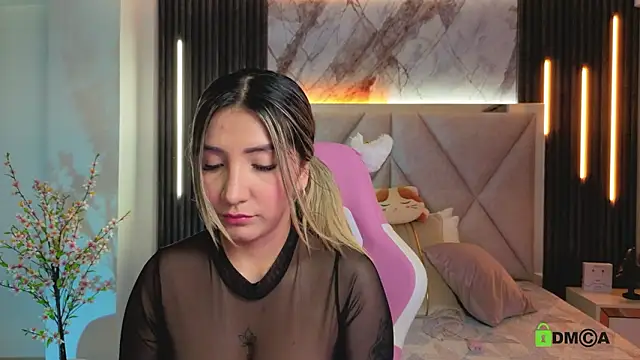 Happy_tits' Live XXX Chat