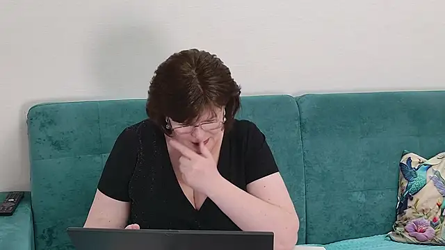 Sandra_Sunrise Adlı Modelin Canlı XXX Sohbeti