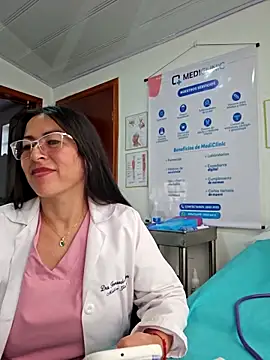 XXX chat uživo modela JustSamantha_