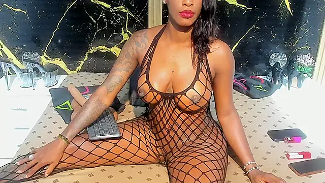 Chatroom XXX en direct de NahomyOwen