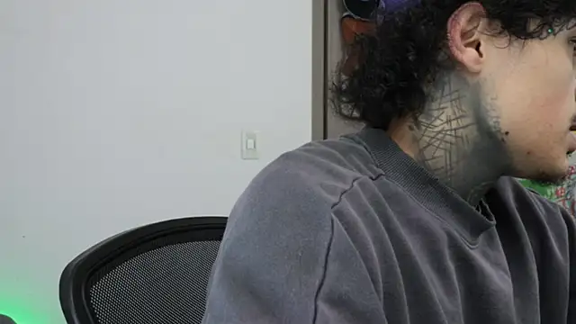 trieone 即時 XXX 聊天