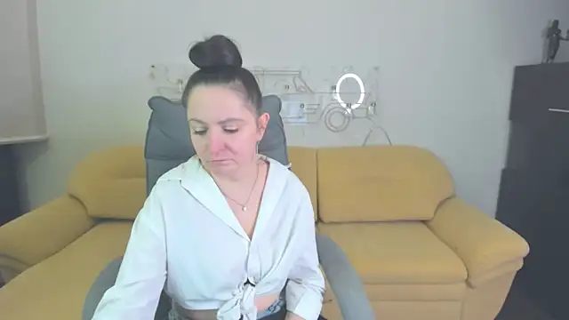 AngellLika Adlı Modelin Canlı XXX Sohbeti