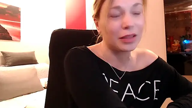 love-bionda Chat XXX in diretta