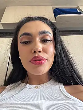 emma_andrew1 Adlı Modelin Canlı XXX Sohbeti