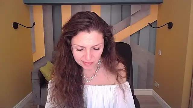 EllaLong Live XXX Chat