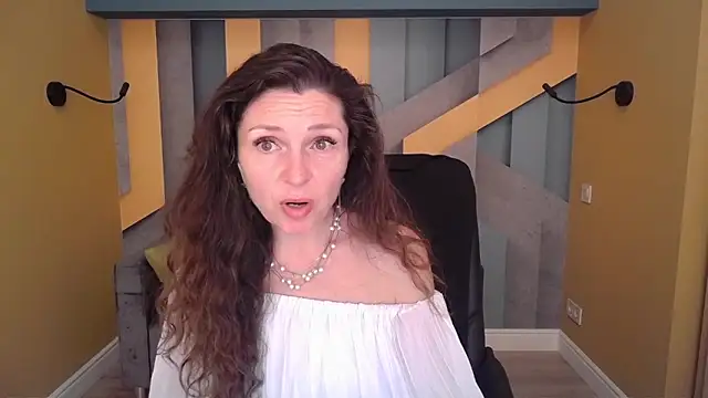 EllaLong Live XXX Chat