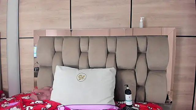 karol_lewiss Adlı Modelin Canlı XXX Sohbeti